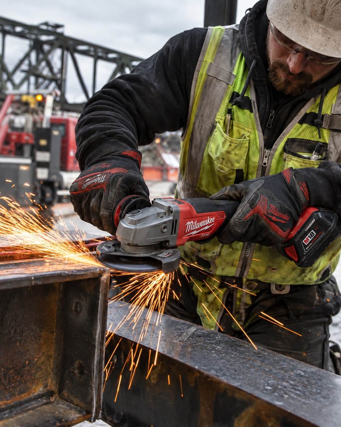 milwaukee-m18-vegla-profesionale-me-bateri